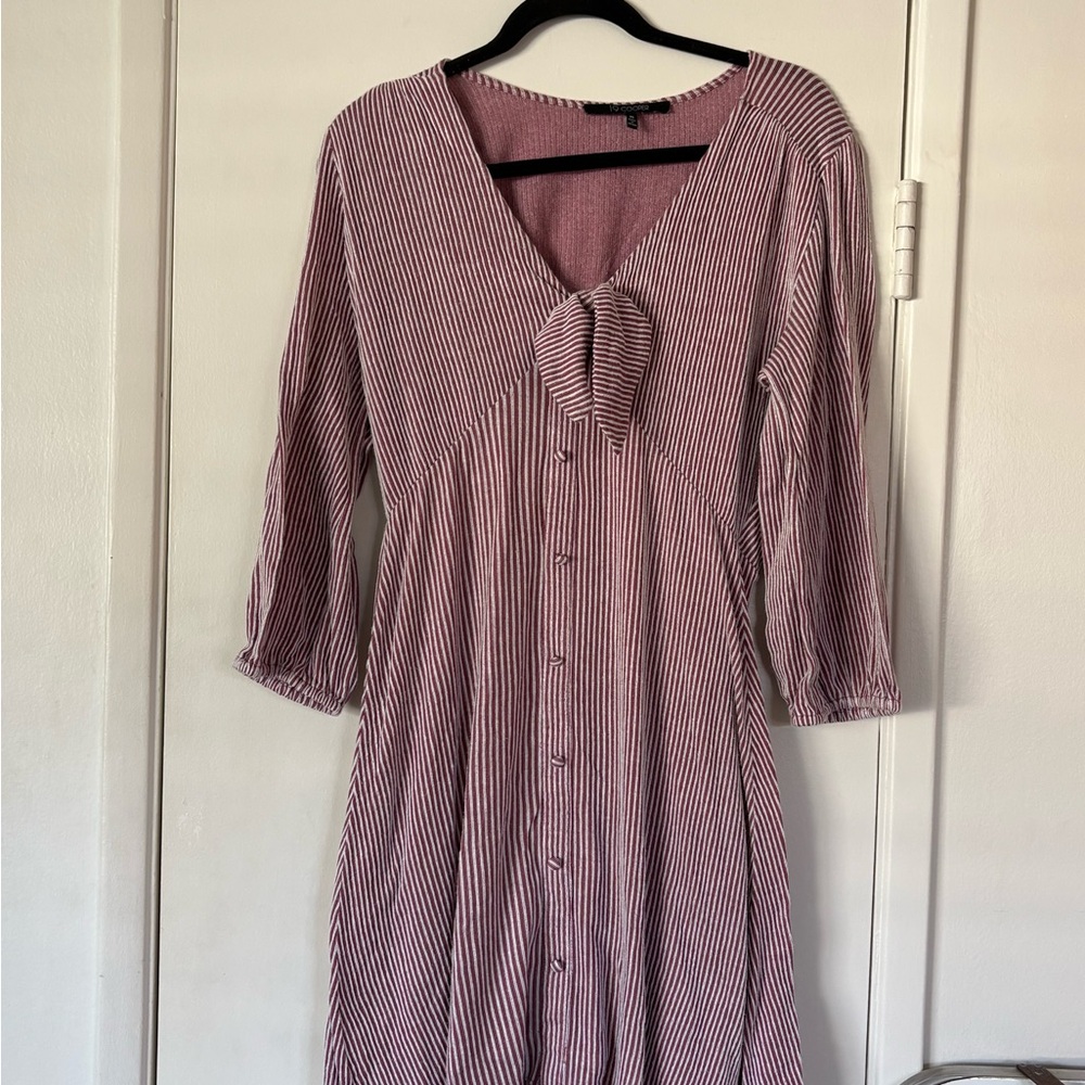 19 Cooper Mauve and White V-Neck Dress Size M - Picture 2 of 5